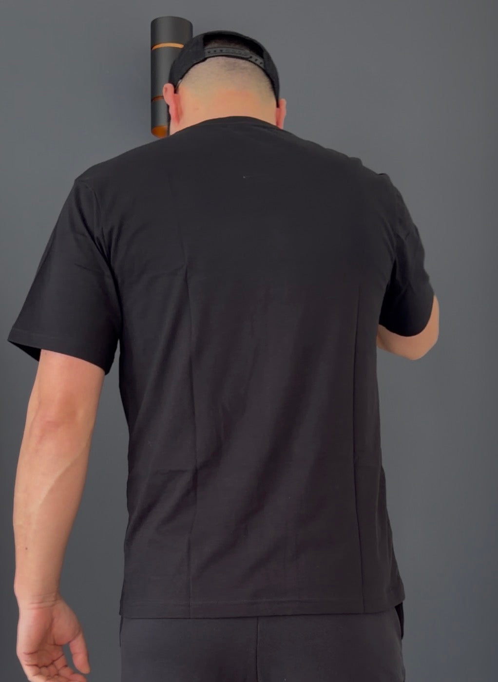 T-shirt manche courte logo relief (noir)