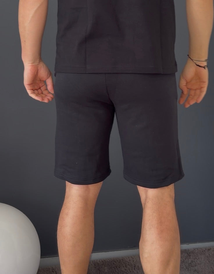 short logo relief (noir)